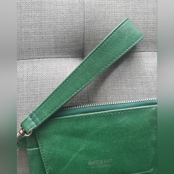 Matt and Nat Vegan Wristlet Wallet - Vintage - Picture 4 of 7